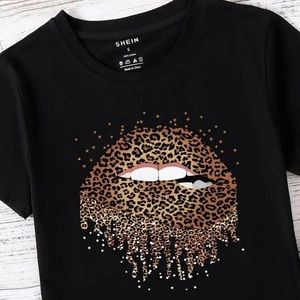cheetah lip tee